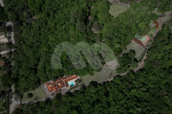 Casarão fica no Recreio dos Bandeirantes por Reprodução | Muller Imóveis