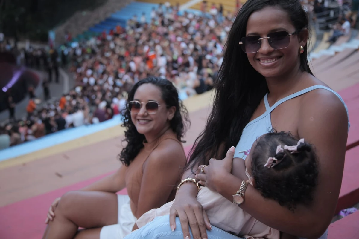 Melhor Segunda-Feira do Mundo, com Xanddy Harmonia por Sora Maia