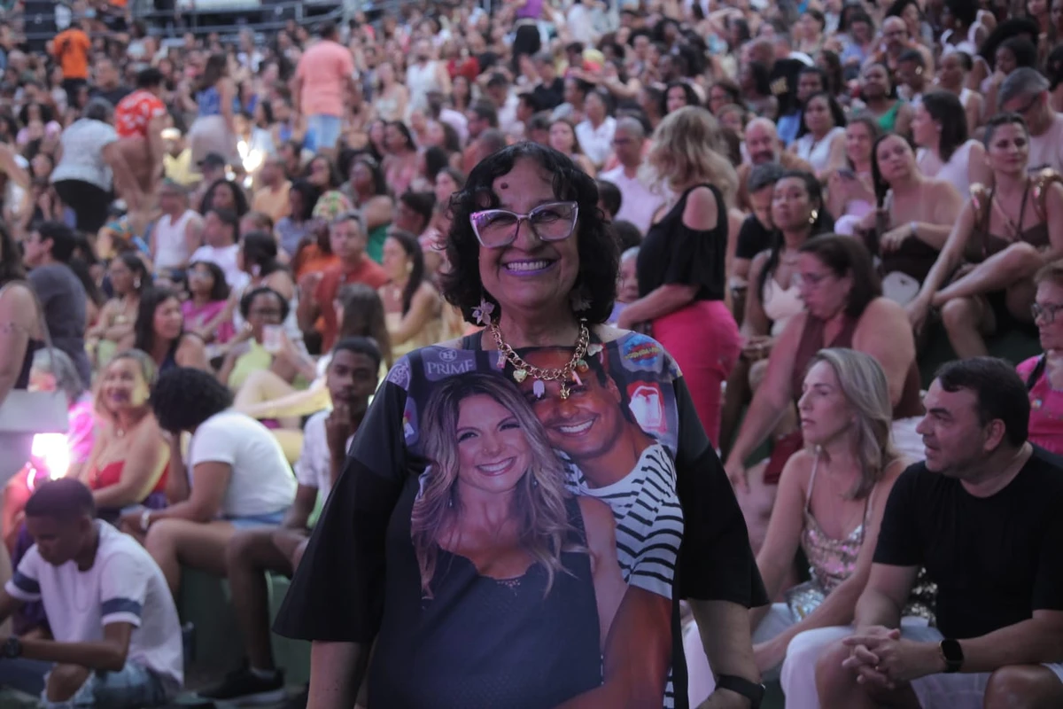 Melhor Segunda-Feira do Mundo, com Xanddy Harmonia por Sora Maia