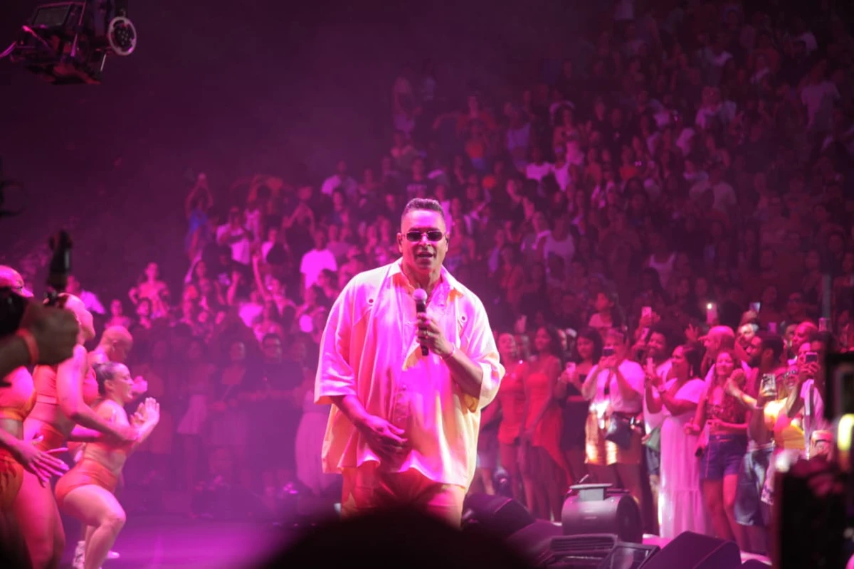 Melhor Segunda-Feira do Mundo, com Xanddy Harmonia por Sora Maia