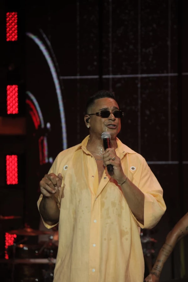 Melhor Segunda-Feira do Mundo, com Xanddy Harmonia por Sora Maia