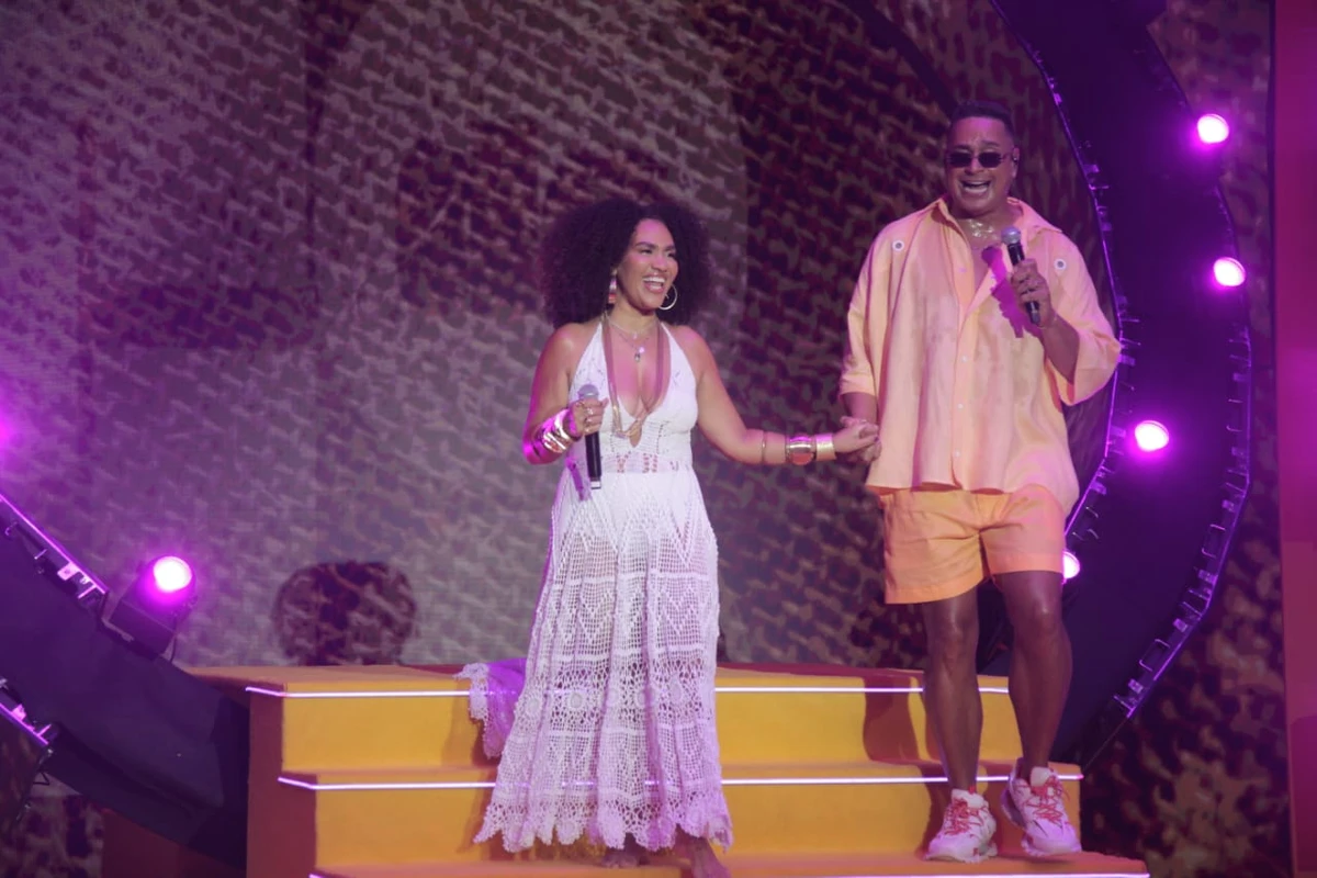 Melhor Segunda-Feira do Mundo, com Xanddy Harmonia por Sora Maia