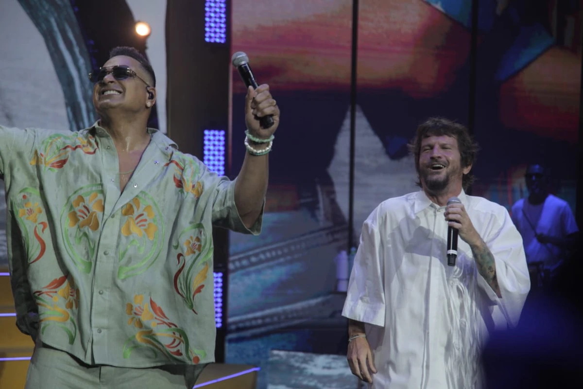 Melhor Segunda-Feira do Mundo, com Xanddy Harmonia por Sora Maia