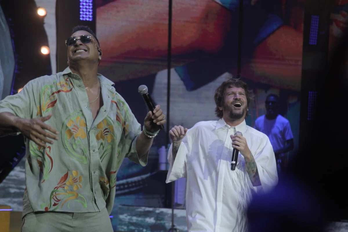 Melhor Segunda-Feira do Mundo, com Xanddy Harmonia por Sora Maia