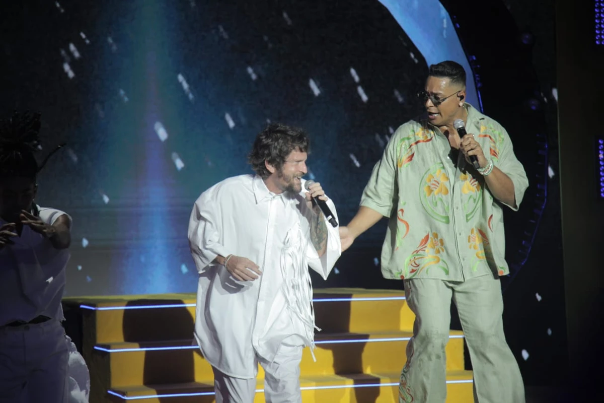 Melhor Segunda-Feira do Mundo, com Xanddy Harmonia por Sora Maia