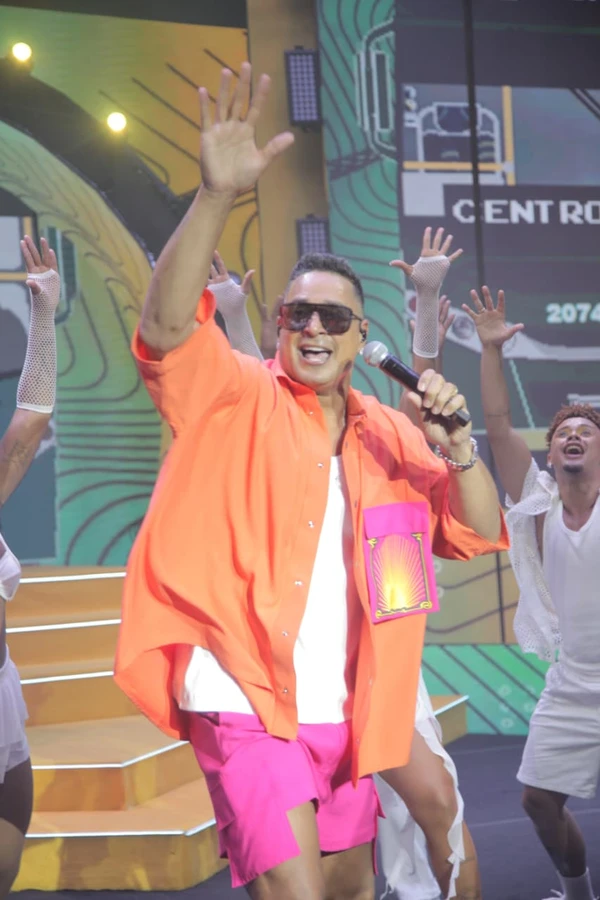 Melhor Segunda-Feira do Mundo, com Xanddy Harmonia por Sora Maia