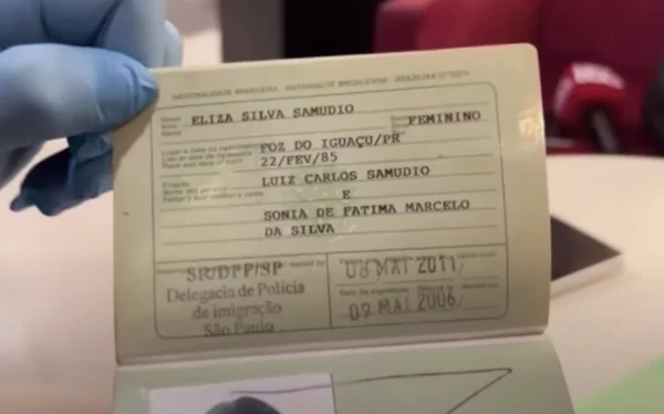 Passaporte foi encontrado em apartamento por Reprodução | Léo Dias TV