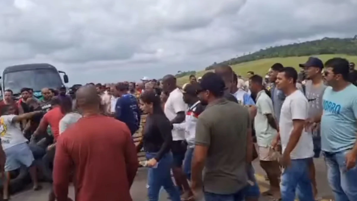 Protesto e confusão na BR-101