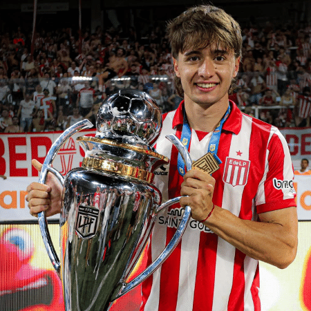 Román Gómez por Reprodução