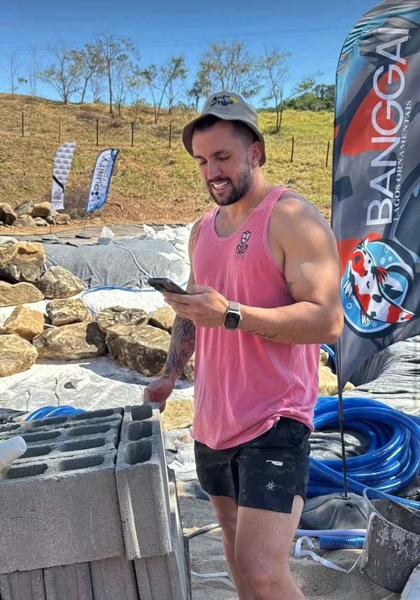 Veja fotos da praia particular de Arthur por Reprodução