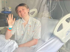 Imagem - Pai de Isabel Veloso celebra avanço da filha, internada na UTI há mais de um mês: ‘Coração cheio de gratidão’