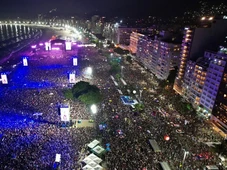 Imagem - Beyoncé, Rihanna ou Adele? Prefeito do Rio dá pistas sobre quem pode cantar em Copacabana em 2026