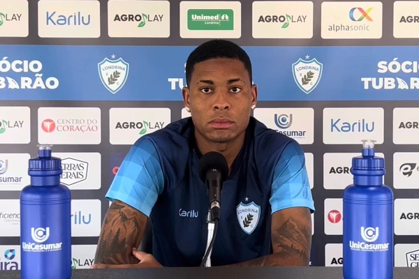 Caio Roque com a camisa do Londrina por Divulgação