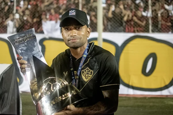 Dionísio pelo Vitória por Victor Ferreira/EC Vitória