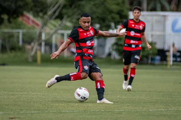 Dionísio pelo Vitória