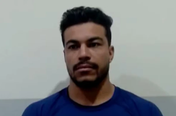 Lucas golpeou a vítima com cinco facadas por Reprodução