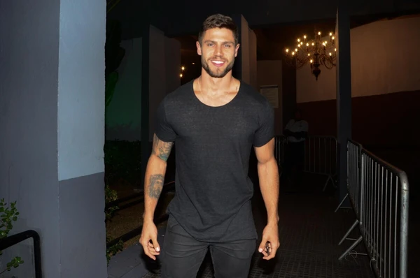 Jonas Sulzbach por Reprodução