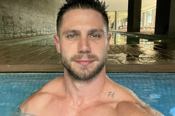 Jonas Sulzbach por Reprodução