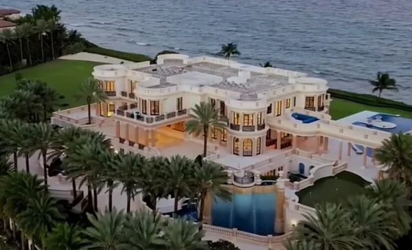 Mansão de CR7 por Reprodução