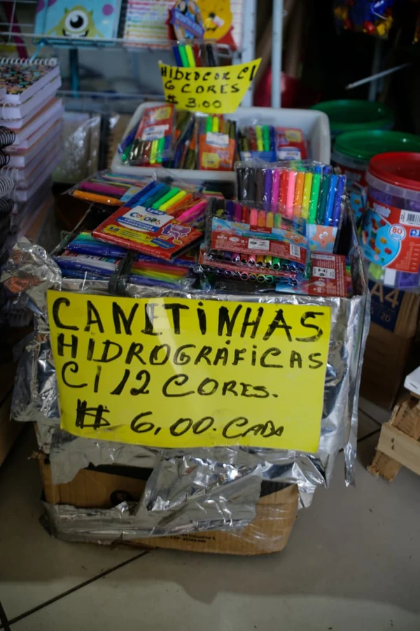 Materiais escolares em Salvador por Arisson Marinho/CORREIO