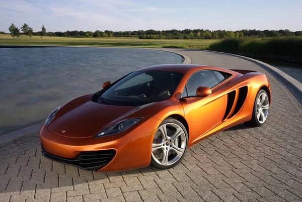 McLaren MP4-12C por Divulgação
