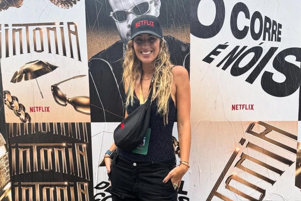 Nina vive em São Paulo, é professora de yoga nas horas vagas  por Reprodução/Redes Sociais 