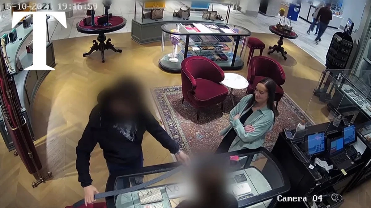 Professora Rebecca Joynes por Reprodução