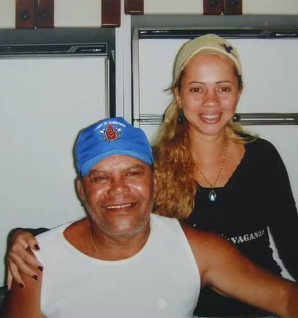 Renê Senna ao lado da viúva Adriana Ferreira Almeida  por Reprodução