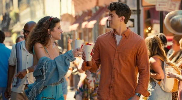  De Férias com Você, filme baseado no livro homônimo de Emily Henry, estreia nesta sexta-feira (9), com Emily Bader e Tom Blyth como protagonistas por Netflix/Divulgação