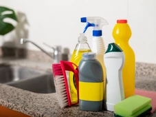 Imagem - Casos de intoxicação por metanol na Bahia acendem alerta para etanol e produtos de limpeza