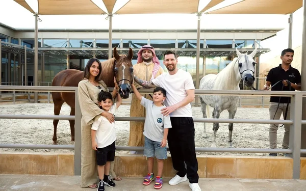 Messi com a família na Arábia Saudita por Reprodução