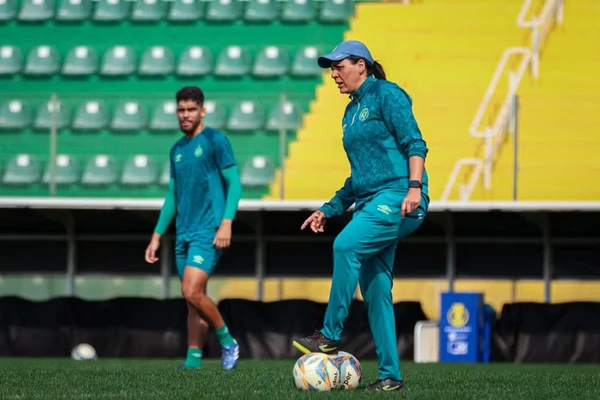 Nívia de Lima no comanda da Chapecoense