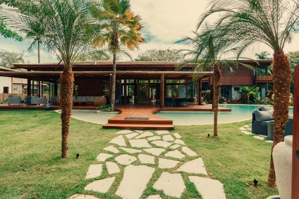 Empreendimento de Caio Castro em Morro de São Paulo por Reprodução | Mansão Real