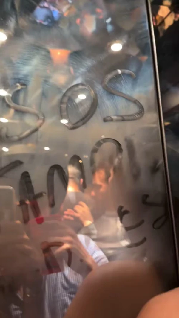 Ana Castela ficou presa em elevador de navio por Reprodução/Instagram