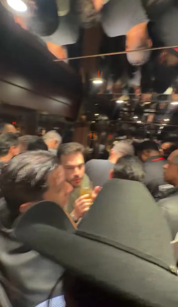 Ana Castela ficou presa em elevador de navio por Reprodução/Instagram