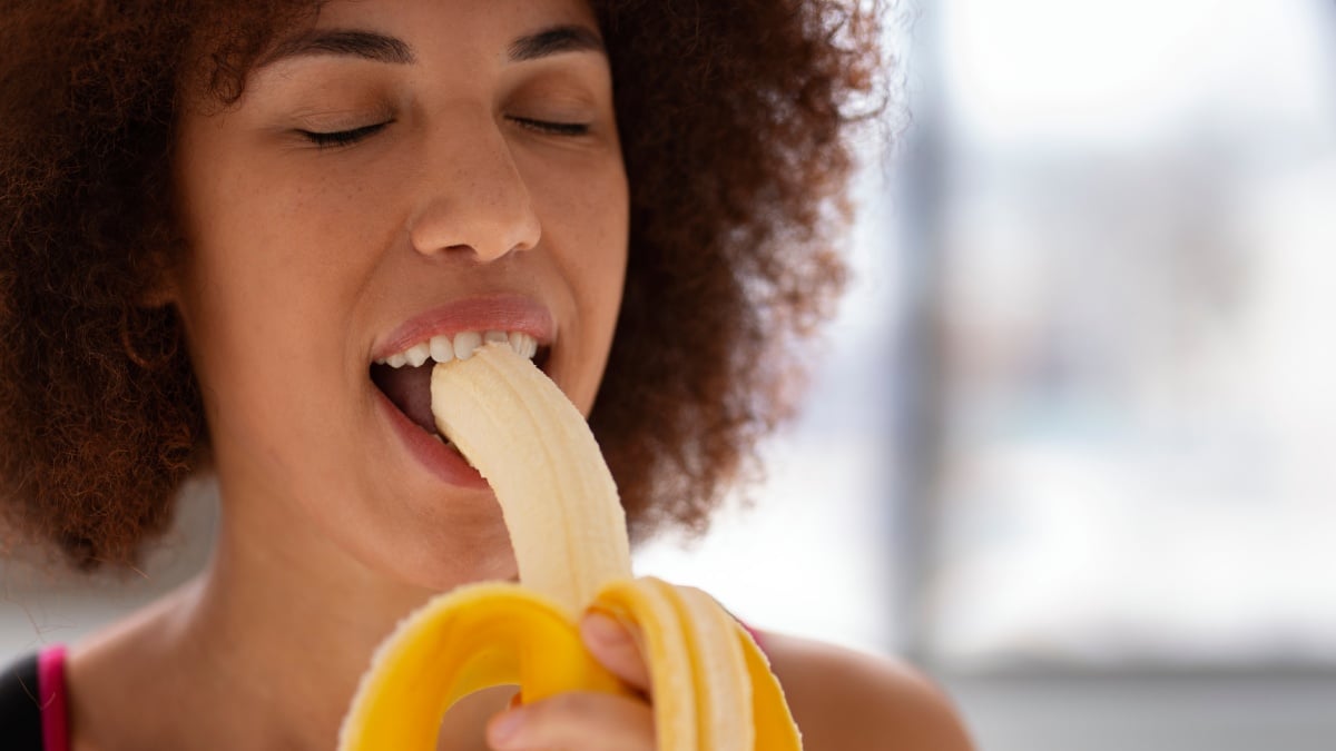 Aprenda a técnica simples de limpeza e o segredo do papel-alumínio para manter as frutas frescas por dias