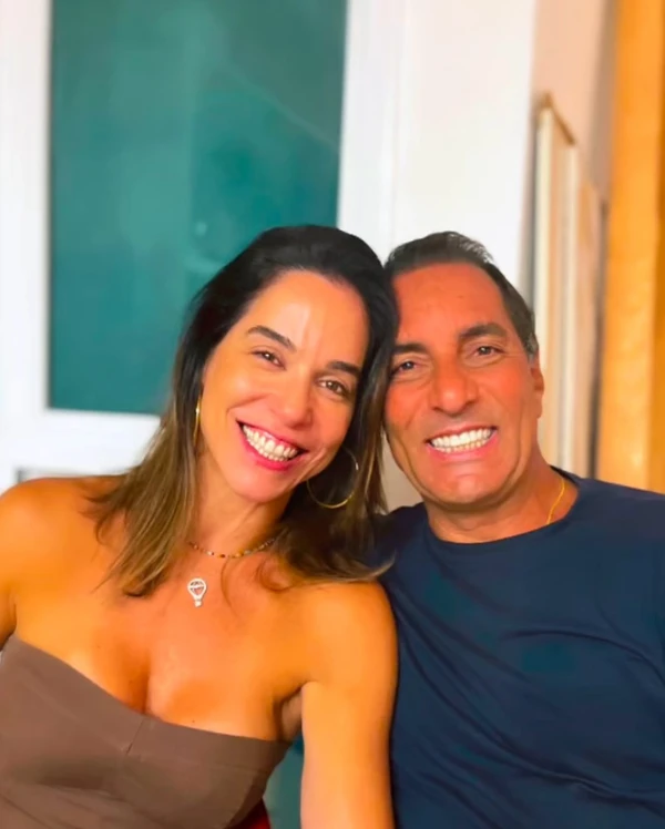 Edmundo com a namorada, Carol Chequer por Reprodução/Instagram