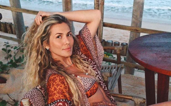 Lívia Andrade em Trancoso