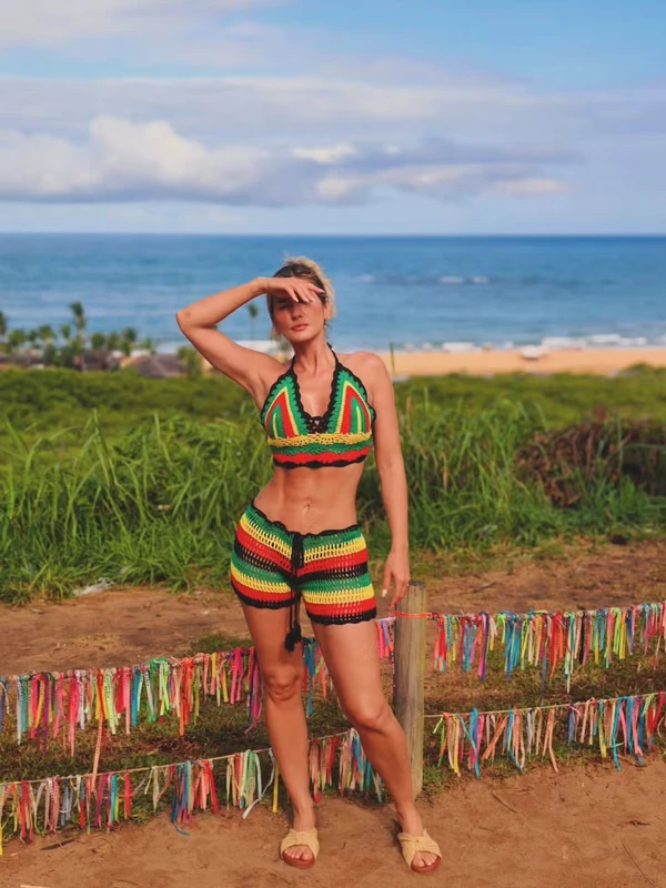Lívia Andrade em Trancoso por Reprodução/Instagram