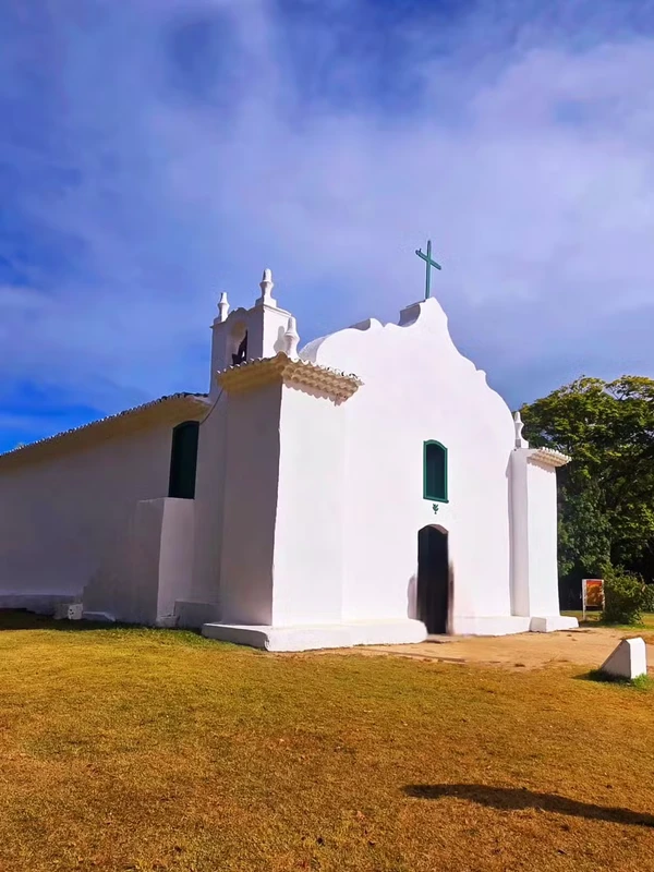 Lívia Andrade flagrou casamento dos atores alemães Matthias Schweighöfer e Ruby O.Fee em Trancoso por Reprodução/Instagram