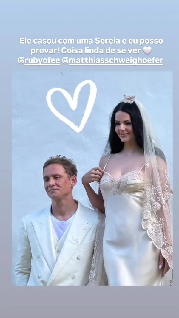 Lívia Andrade flagrou casamento dos atores alemães Matthias Schweighöfer e Ruby O.Fee em Trancoso por Reprodução/Instagram