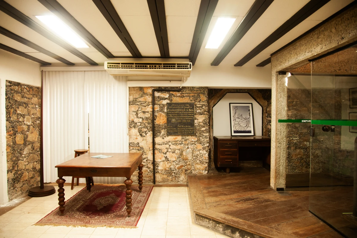 Subsolo do palácio da Associação Comercial da Bahia mantém estrutura de antigo forte por Sora Maia/CORREIO