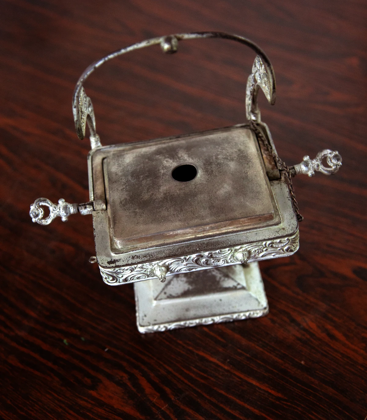 Urna que era utilizada para registrar os votos na escolha da direção da entidade por Sora Maia/CORREIO