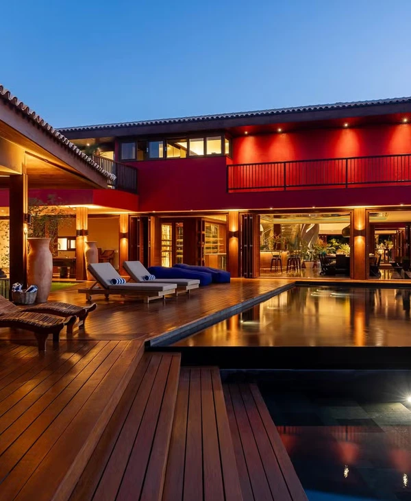 Ivete Sangalo passa férias em casa de luxo em Trancoso com diária de R$ 50 mil após separação por Reprodução