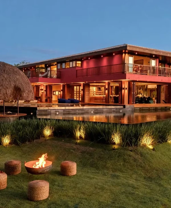 Ivete Sangalo passa férias em casa de luxo em Trancoso com diária de R$ 50 mil após separação por Reprodução