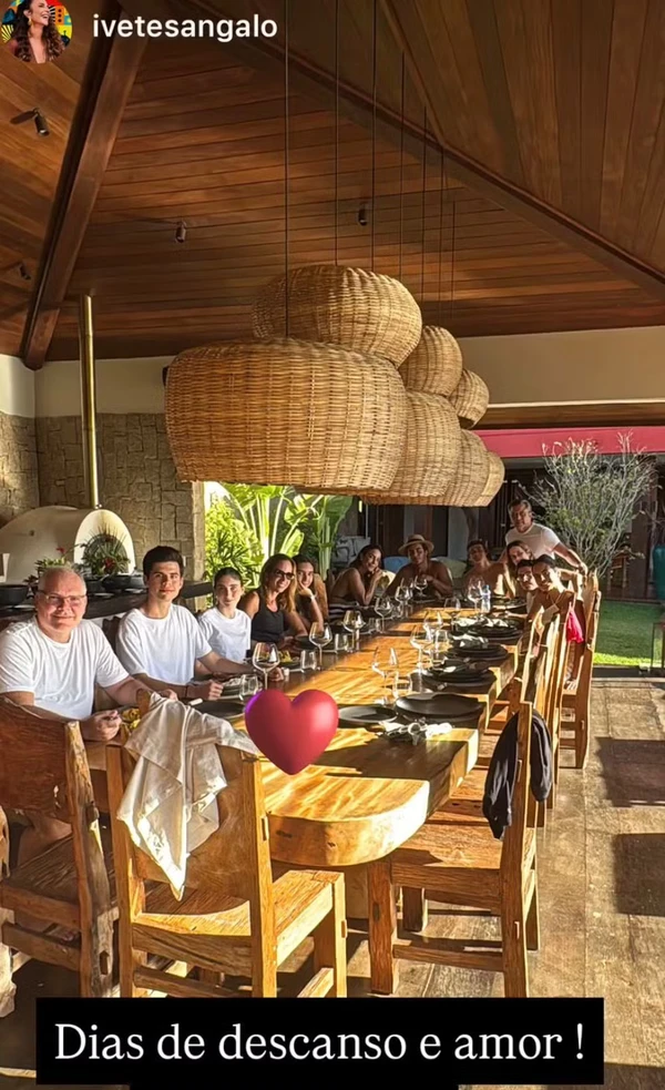 Ivete Sangalo passa férias em casa de luxo em Trancoso com diária de R$ 50 mil após separação por Reprodução