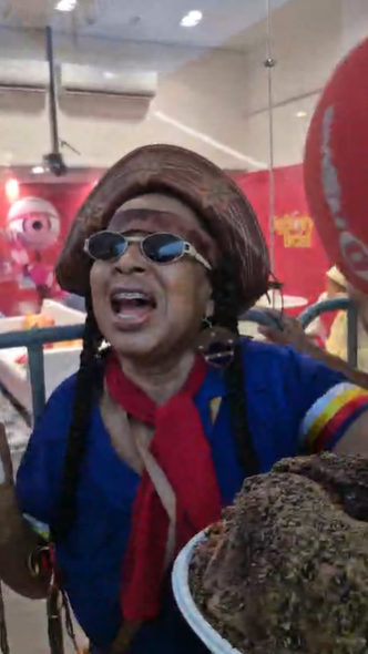 Público se reuniu para acompanhar Casa de Vidro no Shopping Bela Vista por Ana Beatriz Sousa