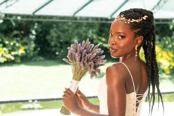 Clara Moneke como Leo em 'Dona de Mim'