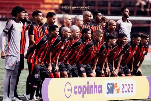 Com time misto, Vitória foi derrotado pelo Flamengo-SP