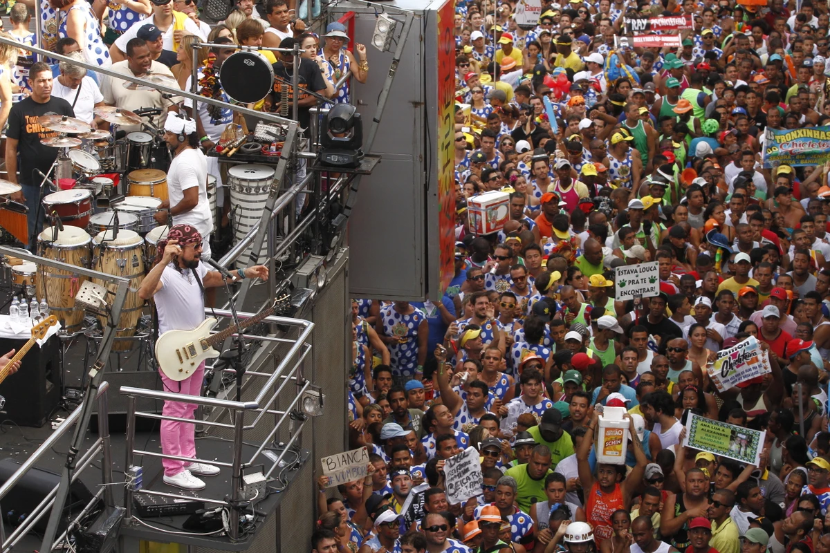 Último Carnaval de Bell Marques com a banda Chiclete com Banana (2014) por Robson Mendes
